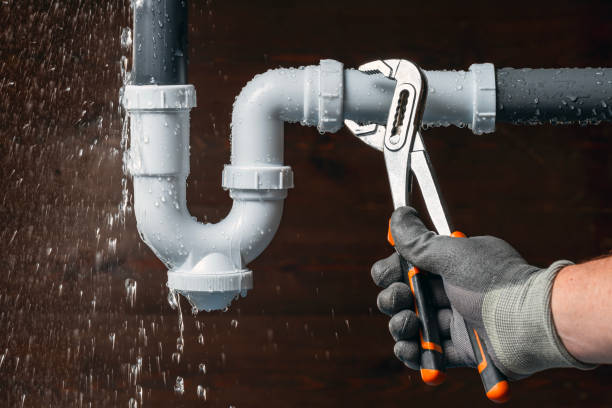Professional Gas Line Repair technician working in Western, NE